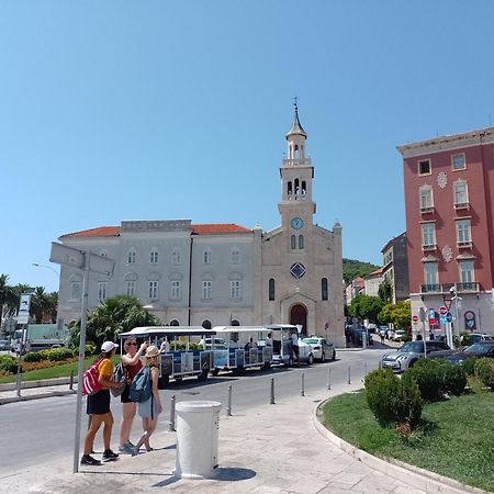 Apartman Lukiana*** Appartement Split Buitenkant foto