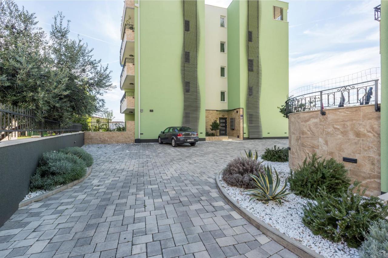 Apartman Lukiana*** Appartement Split Buitenkant foto